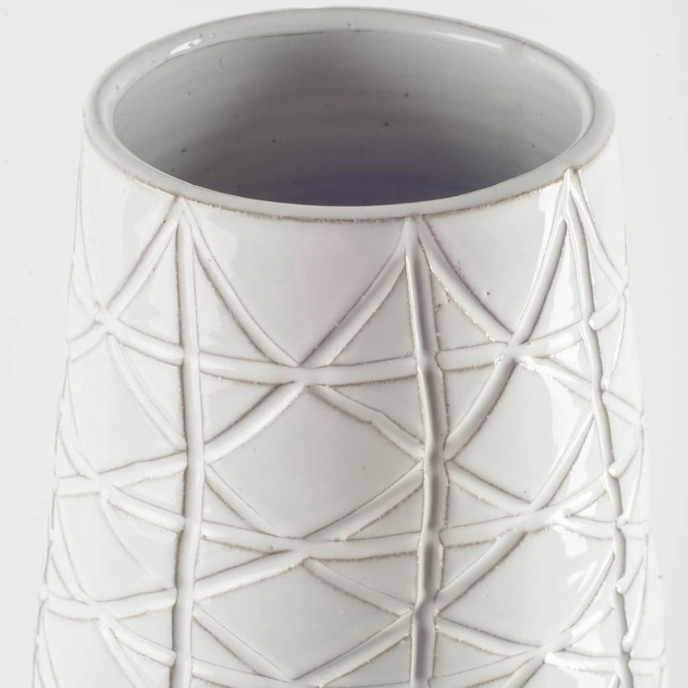 Mercana Harrier Sculptural White Vase with Dark Base – Perfect Accent for Modern & Rustic Home Decor 31065