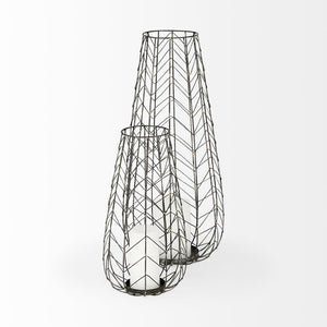 Mercana Petiole Elegant Antiqued-Gold Metal Candle Holder with Chevron Mesh for Luxe Tabletop Display Gold Metal | 16H 68027