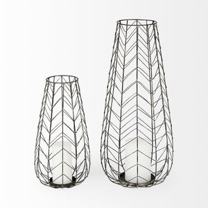 Mercana Petiole Elegant Antiqued-Gold Metal Candle Holder with Chevron Mesh for Luxe Tabletop Display Gold Metal | 16H 68027