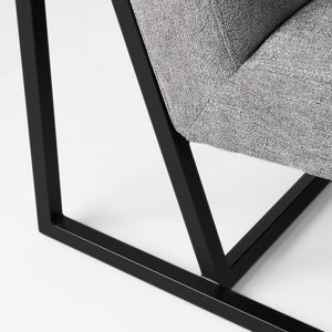 Mercana Armelle Modern Accent Chair with Industrial Design - Stylish Comfort for Living Room or Office Use 69453