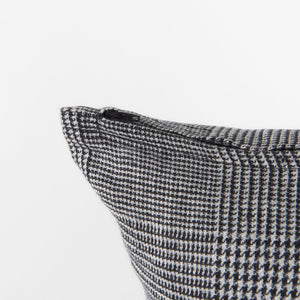 Mercana Ramone Bold Modern Decorative Pillow Cover in Crisp Linen for Contemporary Home Decor Accent 69431