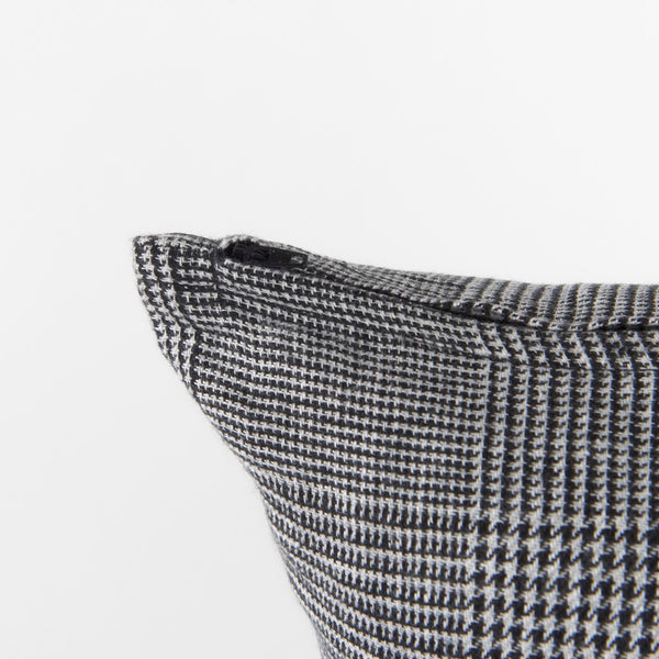 Mercana Ramone Bold Modern Decorative Pillow Cover in Crisp Linen for Contemporary Home Decor Accent 69431