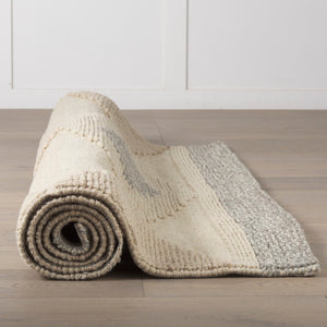 Mercana Emory Hand-Woven Gray Wool Rug - Textured Geometric Design Perfect for Modern and Boho Interiors Diamond Patterned Wool | 5x8 69499