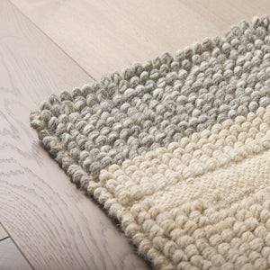 Mercana Emory Hand-Woven Gray Wool Rug - Textured Geometric Design Perfect for Modern and Boho Interiors Diamond Patterned Wool | 5x8 69499