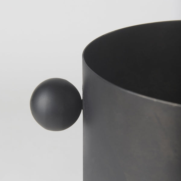 Mercana Juno Modern Contemporary Cast Iron Vase in Matte Gold – Ideal for Fresh Flowers & Home Decor Antique Black Metal | 8.5H 69871