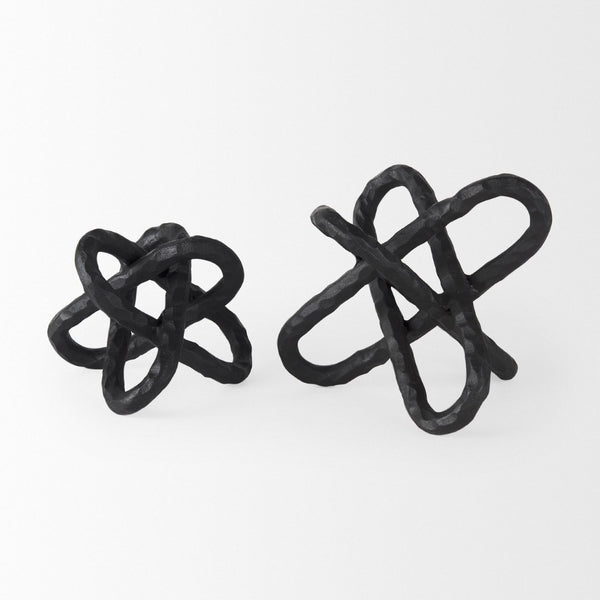 Mercana Wilhelm Industrial Chain-Link Metal Sculpture for Modern Decor, Perfect for Shelves and Tables Black Metal | 10H 67817