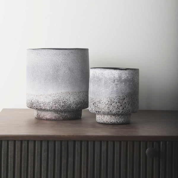 Mercana Squally Artful Textured Glass Vase with Ombre Finish – Perfect Accent for Modern Decor & Arrangements Black/Brown Ceramic | 6H 69546