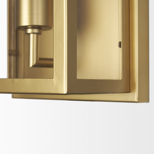 Mercana Cairn Contemporary Wall Sconce with Clear Glass Panels for Elegant Indoor Lighting Solutions Gold Metal 70446