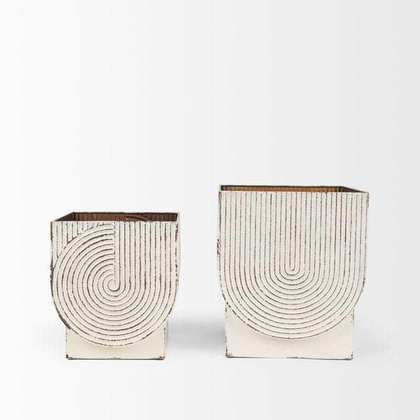 Mercana Medina Decorative Metal Planters Set of 2 in Off-White and Gold for Indoor or Outdoor Spaces Off White | Metal 70547