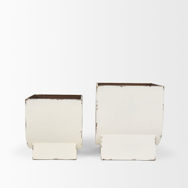 Mercana Medina Decorative Metal Planters Set of 2 in Off-White and Gold for Indoor or Outdoor Spaces Off White | Metal 70547