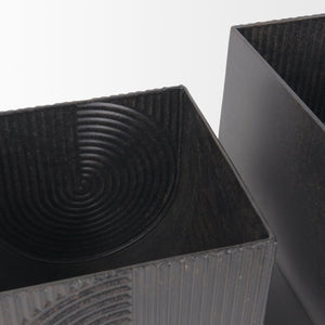 Mercana Medina Decorative Metal Planters Set of 2 in Off-White and Gold for Indoor or Outdoor Spaces Matte Black | Metal 70548