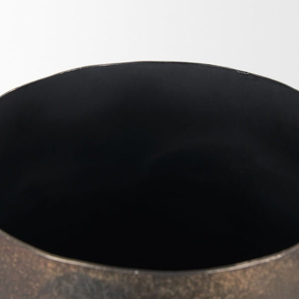 Mercana Quade Textured Gold Planter – Sculptural Heavy Cast Aluminum Decor for Indoor Spaces and Botanicals Antiqued Gold | Metal | Large 70664