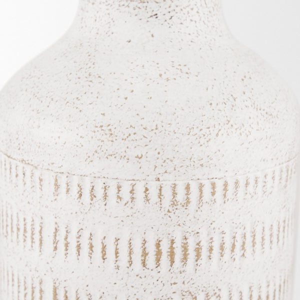 Mercana Tisha Metal Vase with Terracotta Distressing – Rustic Charm for Farmhouse or Modern Decor White | Short | Ceramic 70941