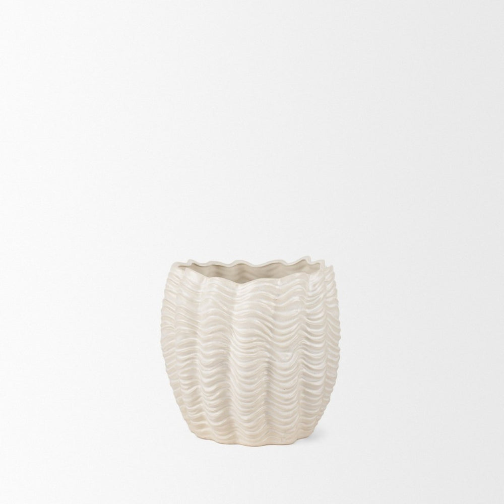 Mercana Velia Seashell-Inspired Sculptural Vase for Coastal Elegance - Perfect for Floral and Decorative Displays Cream | Ceramic | Short 70987