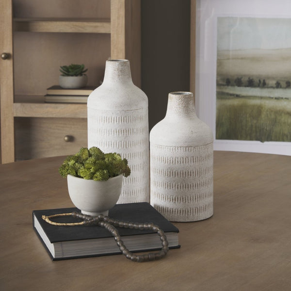 Mercana Tisha Metal Vase with Terracotta Distressing – Rustic Charm for Farmhouse or Modern Decor White | Tall | Ceramic 70942