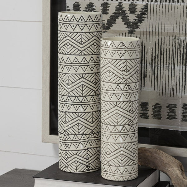 Mercana Uhura I Stylish Geometric Patterned Vase for Modern Interiors – Perfect for Florals or Decor Cream/Black Ceramic | 14H 68623