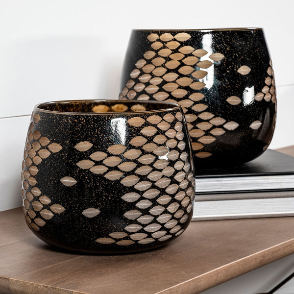 Mercana Mojave Glass Vase: Artful Modern Accent with Unique Metallic Detailing for Stylish Interiors Black/Gold Glass | 8H 69037