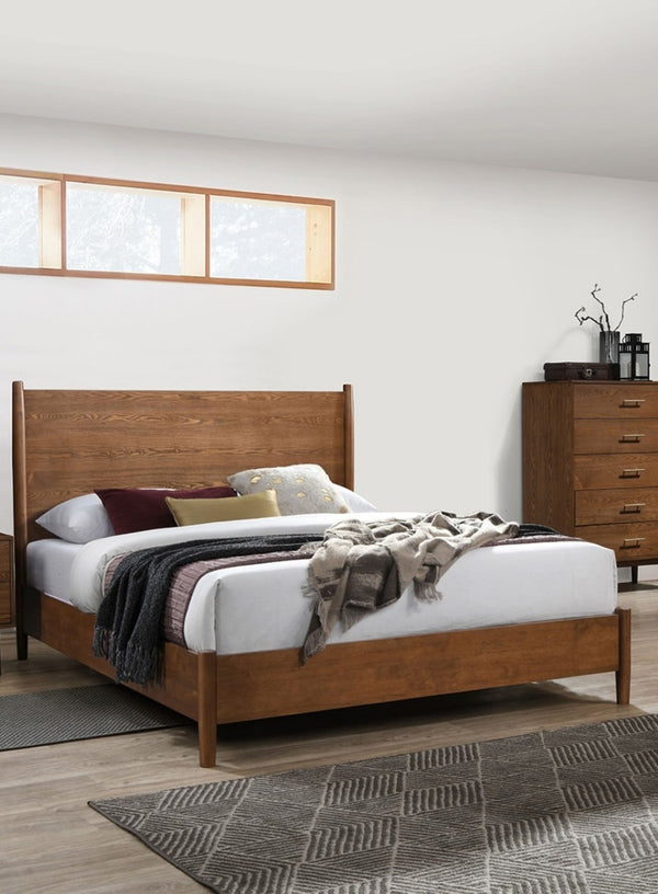 English Elm Walnut Mid-Century Modern 3-Piece Bedroom Set - Elegant Eastern King Bed With 2 Nightstands B2741S00462-GIGA
