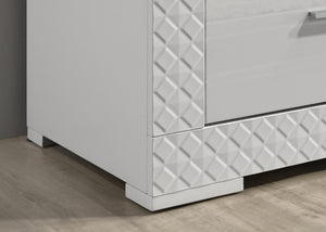 English Elm Gorgeous Vintage-Inspired Nightstand with Square Pull Handle and Metal Legs — Retro Chic Bedroom Accent White 30 L x 29 W x 20 H B011P326197