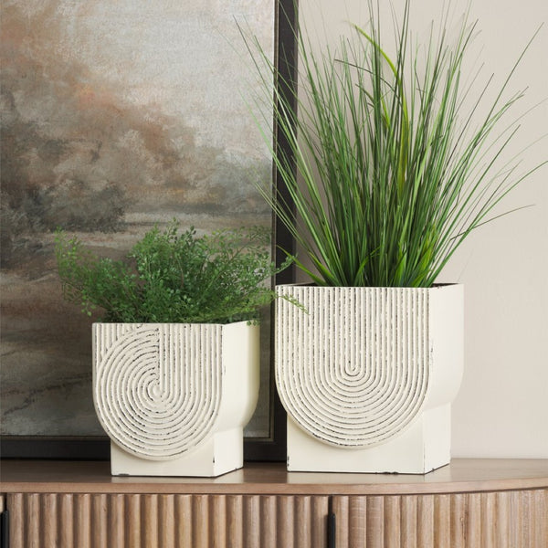 Mercana Medina Decorative Metal Planters Set of 2 in Off-White and Gold for Indoor or Outdoor Spaces Off White | Metal 70547