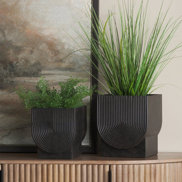 Mercana Medina Decorative Metal Planters Set of 2 in Off-White and Gold for Indoor or Outdoor Spaces Matte Black | Metal 70548