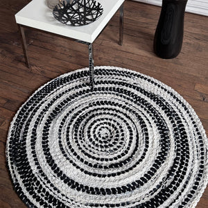 Capel Rugs Crafted Cotton Chenille Rugs – Soft, Plush Texture With Durable Wool-blend For Modern Rustic Charm Black White, White 88% Cotton,12% Wool 0165cs0706300