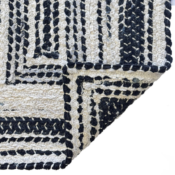 Capel Rugs Crafted Cotton Chenille Rugs – Soft, Plush Texture With Durable Wool-blend For Modern Rustic Charm Black White, White 88% Cotton,12% Wool 0165qs08001100300