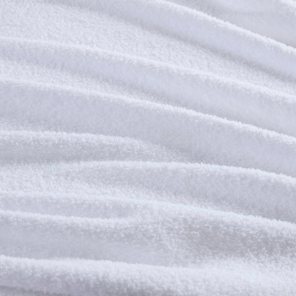 English Elm 1 Lightweight Down Alternative Blanket Full/Queen 90x90, 15oz Polyester Fill, Satin Trim & Scotchgard Finish White 15.75 L x 14.96 W x 6.69 H B035P319571