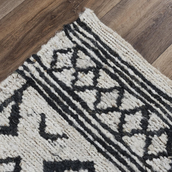 Alora Decor Bali Hand‑Woven Beige & Black Jute Rug — Reversible Dhurrie Texture, Durable Low‑Profile Boho Decor 9' x 12' 02602610604060912