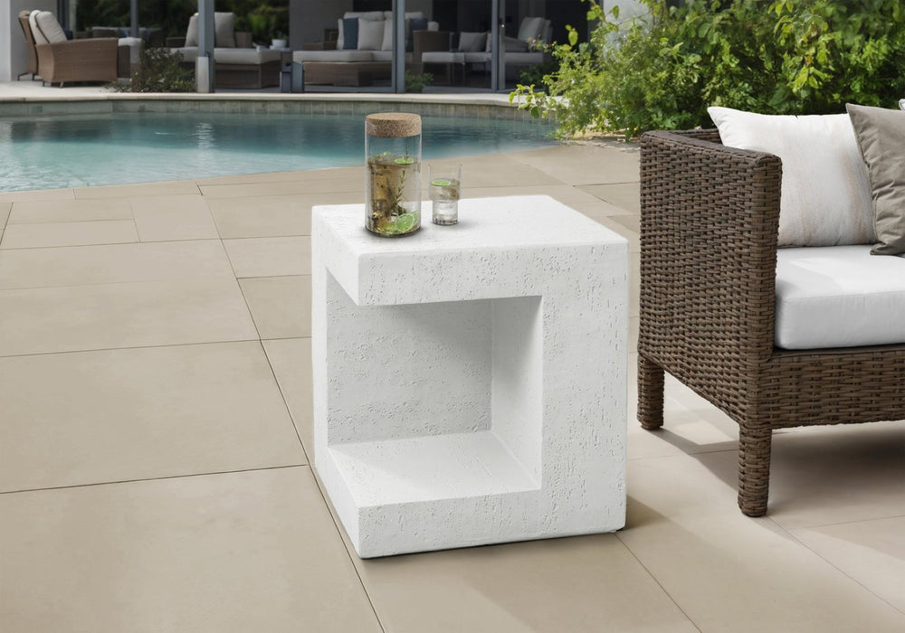 English Elm Accent Table Round Matte Finish Weather Resistant Magnesium Oxide Indoor Outdoor Side White B2710P461691