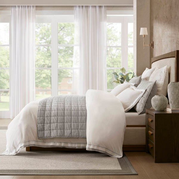 English Elm 3-Piece Queen Coverlet Set Matelassé Elegance with Two Shams — Soft Polyester-Rayon Texture, Durable Comfort Grey+White 5.27 L x 14.37 W x 12.6 H B035P381310