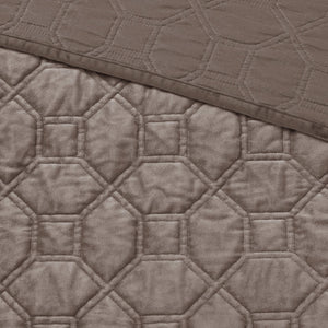 English Elm 3 Piece Velvet Quilt Set Full/Queen with Geometric Quilt Design, Antimicrobial Finish for Fresh Comfort taupe 17.72 L x 16.14 W x 7.09 H B03597473