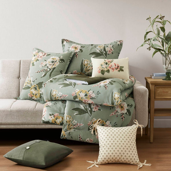 English Elm 7-piece Cal King Vintage Floral Comforter Set with Reversible Stripe and Bed Skirt B035P440214