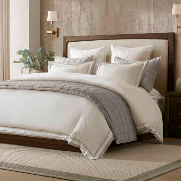 English Elm 3-Piece Queen Coverlet Set Matelassé Elegance with Two Shams — Soft Polyester-Rayon Texture, Durable Comfort Grey+White 5.27 L x 14.37 W x 12.6 H B035P381310