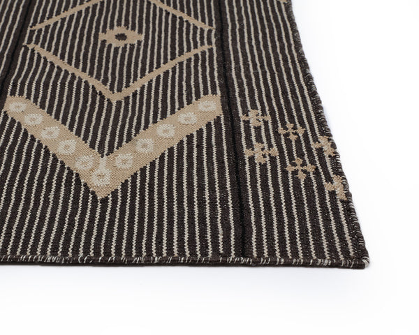 Sunpan Asana Hand-Woven Rug - Sustainable Black and Tan Medallion Design for Indoor and Outdoor Spaces 8' X 10'