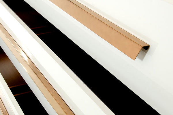 VIG Furniture Juliet High-Gloss Italian White Dresser With Rosegold Accents, Soft-Close Drawers & Sculpted Feet VGACJULIET-DSR