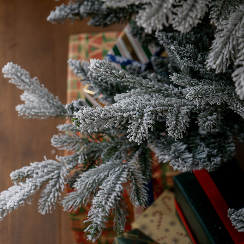 English Elm Homcom 7.5 Foot Artificial Christmas Tree - Lifelike, Easy Setup, Durable Steel Base, Low Maintenance W2225P249668