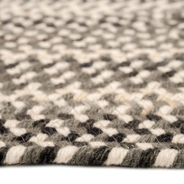 Capel Rugs Bear Creek Wheat Braids: Cozy Up To Nature With Our Charming Sherwood Forest-inspired Collection Grey, Ivory 50% Wool,45% Nylon,5% Other Fibers 0980qs00200030300