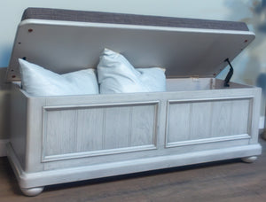 English Elm Wallace & Bay - Gray Storage Bench with Oyster Shell Coastal Style, Solid Wood, 48" Seat, Hidden Storage, Easy Care B2709P212314