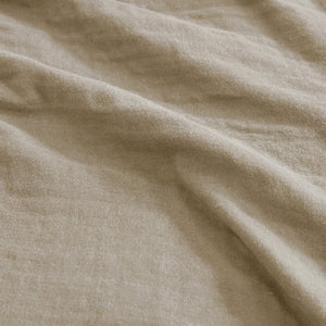 English Elm 1 Lightweight Down Alternative King Blanket with Satin Trim, Moisture-Resistant Microfiber, Quilted Comfort Tan 15.75 L x 13.58 W x 3.94 H B035P319582