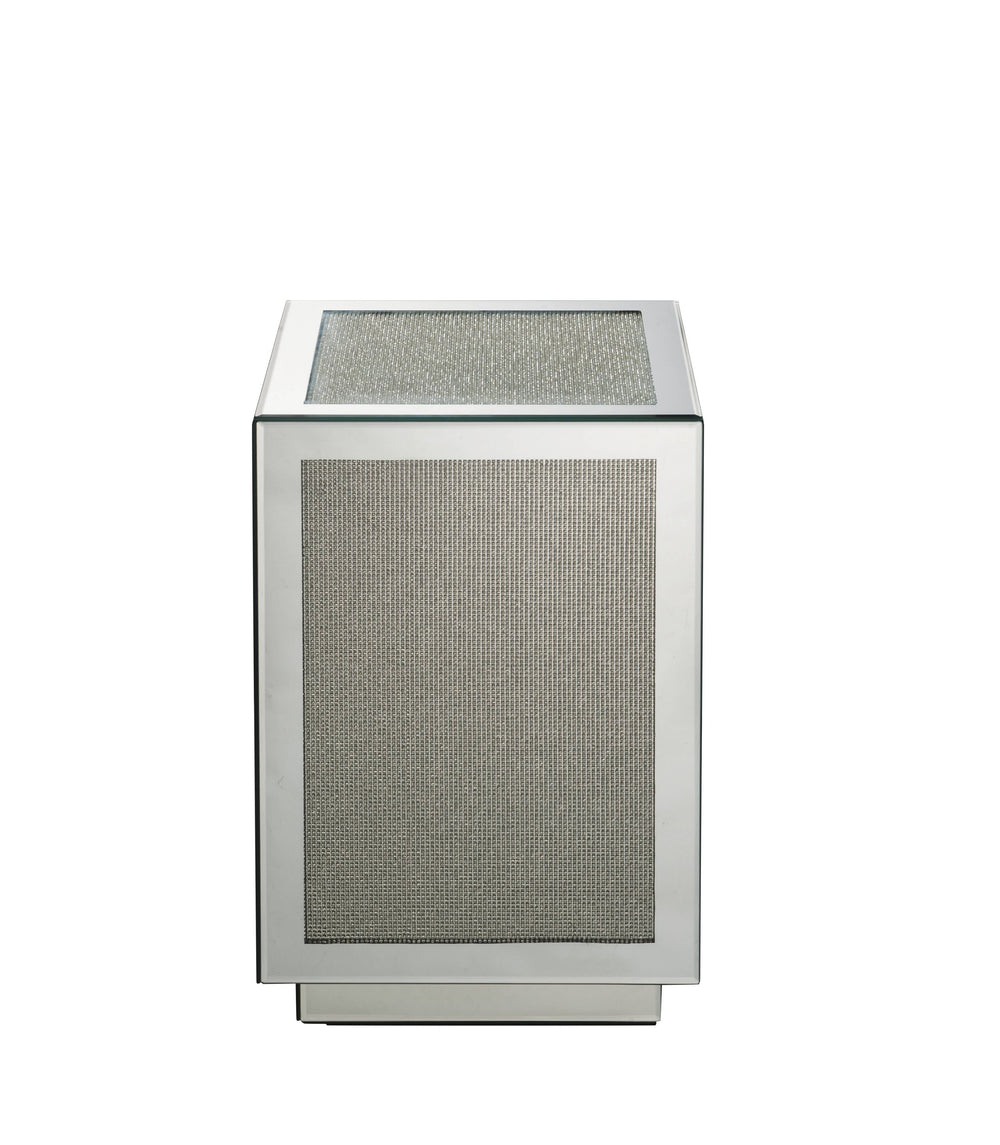 English Elm Noralie Mirrored Accent Table With Faux Diamonds - Chic Silver Finish For Modern Interiors B2726P243249