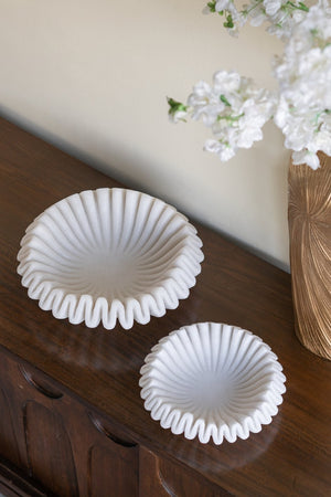 English Elm D13.5x3.5" Wavy Sand Resin Bowl with Textured White Finish — Organic Sculptural Centerpiece for Home Decor W2078P406033