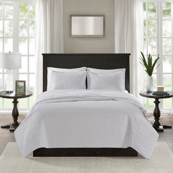 English Elm Reversible Madison Park Quebec Quilt Set King/Cal King with Prewashed Cotton Fill, Antimicrobial Finish White 17.72 L x 15.35 W x 7.09 H B03597392