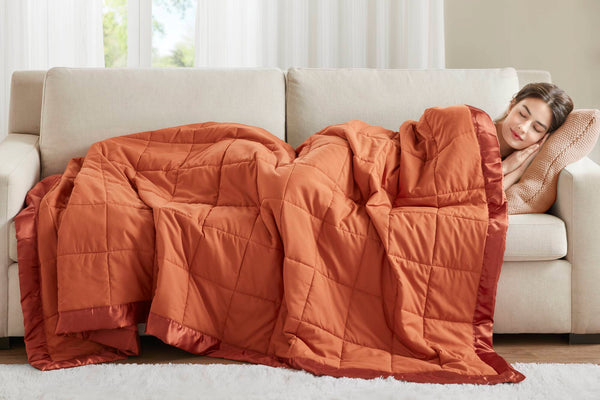 English Elm 1 Lightweight Down Alternative King Blanket with Satin Trim, Moisture-Resistant Microfiber, Quilted Comfort Orange 14.96 L x 7.87 W x 7.87 H B035P319519