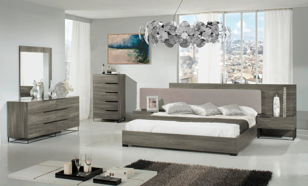 VIG Furniture Enzo Italian Chest In Matte Grey Oak Veneer With Glass Top, 5 Soft-Close Drawers, Modern Legs VGACENZO-CHEST