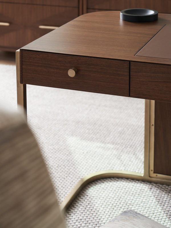 Lexington Sligh Berwick Writing Desk - Stylish Dark Walnut Design With Usb Charging, Leather Surface & Storage Drawers Dark Brown Wood 104-410