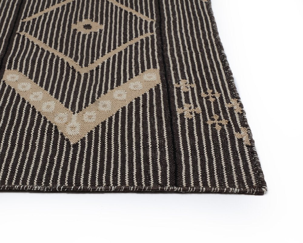 Sunpan Asana Hand-Woven Recycled PET Medallion Area Rug for Dining Rooms and Home Offices 108751