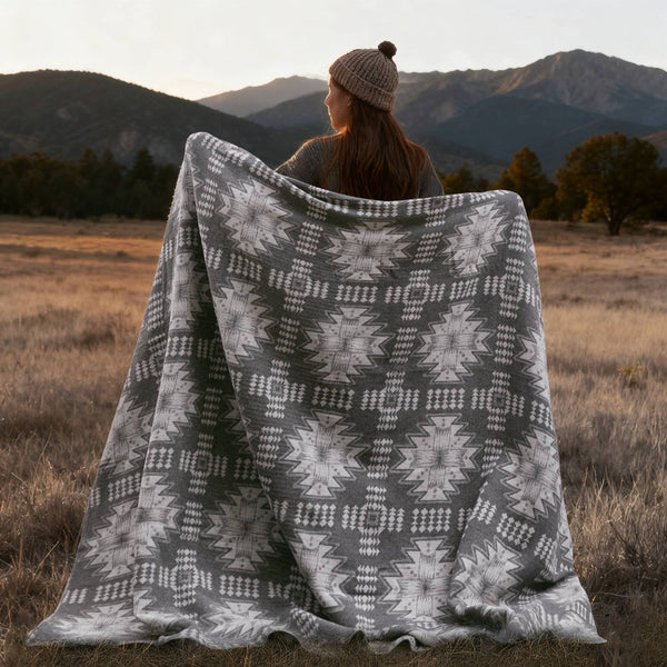 English Elm 1-piece King Jacquard Cotton Blend Blanket Aztec Woven Soft Breathable Bedroom Layer Grey B035P437489