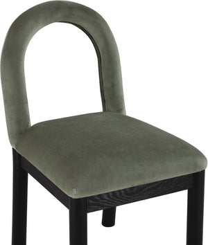 Meridian Furniture Conrad Sculptural Arched Back Velvet Dining Chair with Art Deco Flair and Wood Legs 11008Green-C
