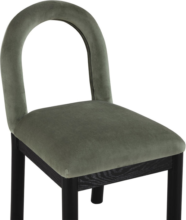 Meridian Furniture Conrad Sculptural Arched Back Velvet Dining Chair with Art Deco Flair and Wood Legs 11008Green-C